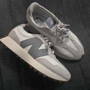 New Balance 327 UNISEX/YOUTH Sz 7.5/8W | 6M/Y